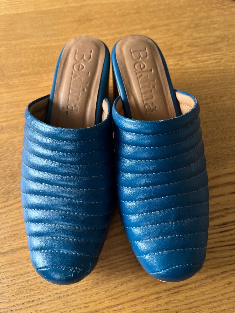 Beklina Ribbed Clogs, Size 7.5